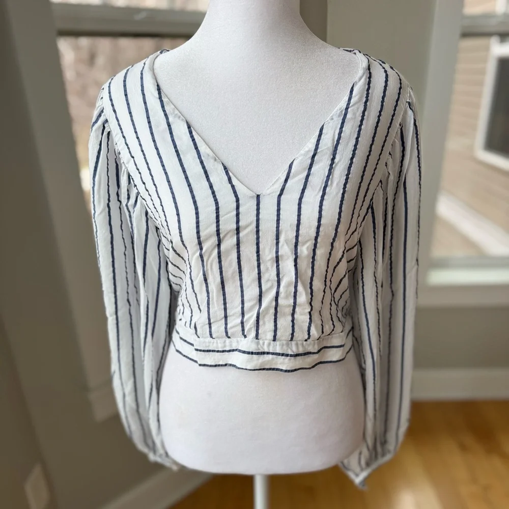 ZARA White Navy Blue Striped Tie Back V Neck Blouson Sleeve Cropped Blouse Sz L - Picture 10 of 10
